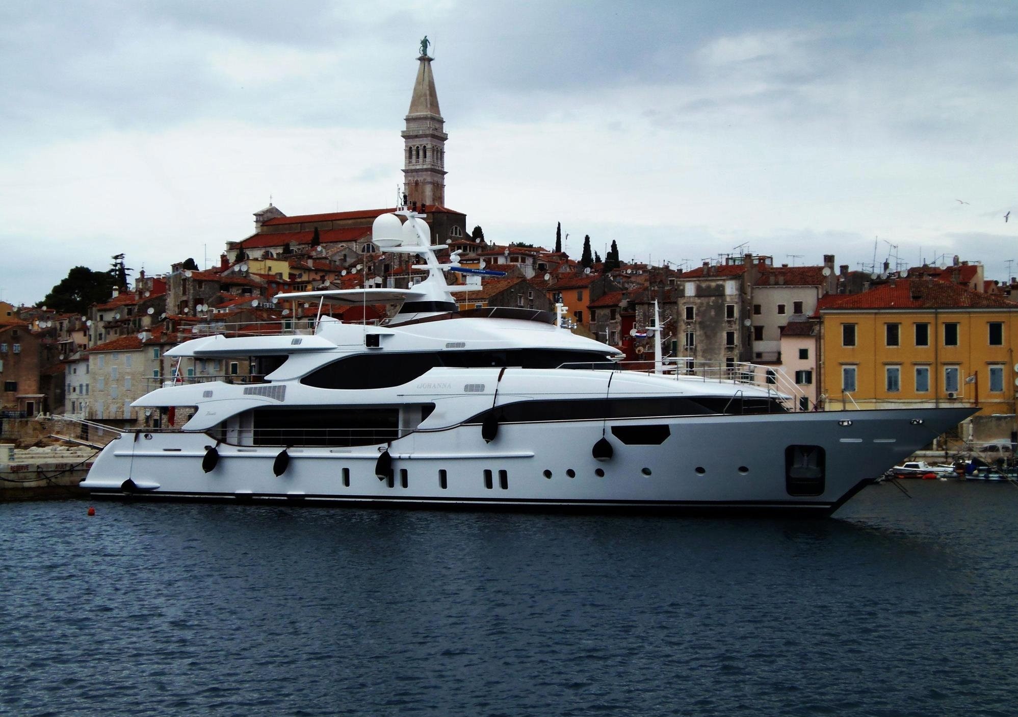 motor yacht johanna